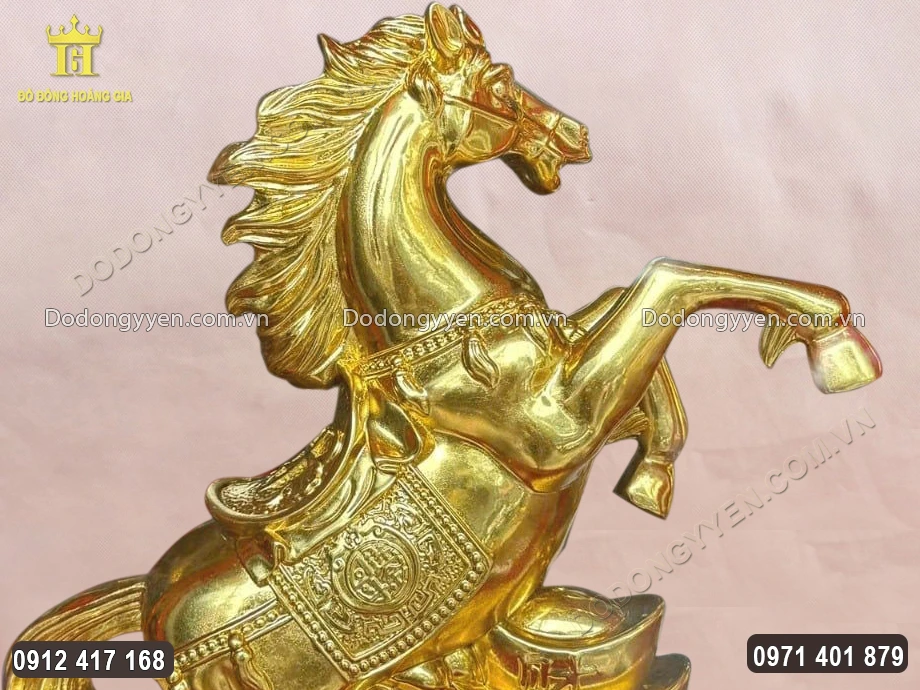 Từng họa tiết hoa văn được chăm ch&uacute;t tỉ mỉ